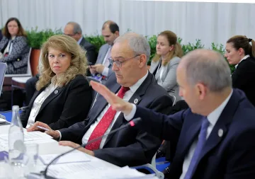 Йотова в Ереван: Настояваме за ускоряване на построяването на Коридор 8