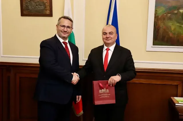 Пламен Абровски пое земеделието и храните