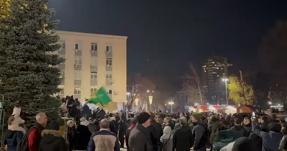 Извънредно! Габрово излезе на война! Жандармерията и тя