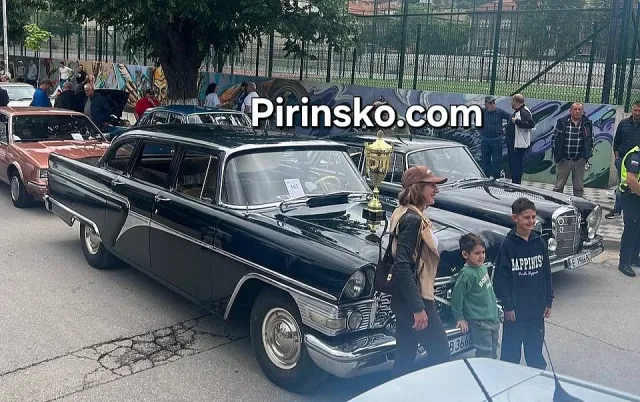 Соц класика на Цола Драгойчева стана атракция №1 на парад