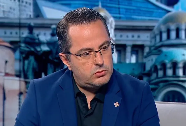 Цончо Ганев призна: Хора на „Възраждане“ припознаха Радев