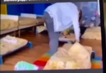 Смразяващо! Възпитателка налетя на деца в детска градина
