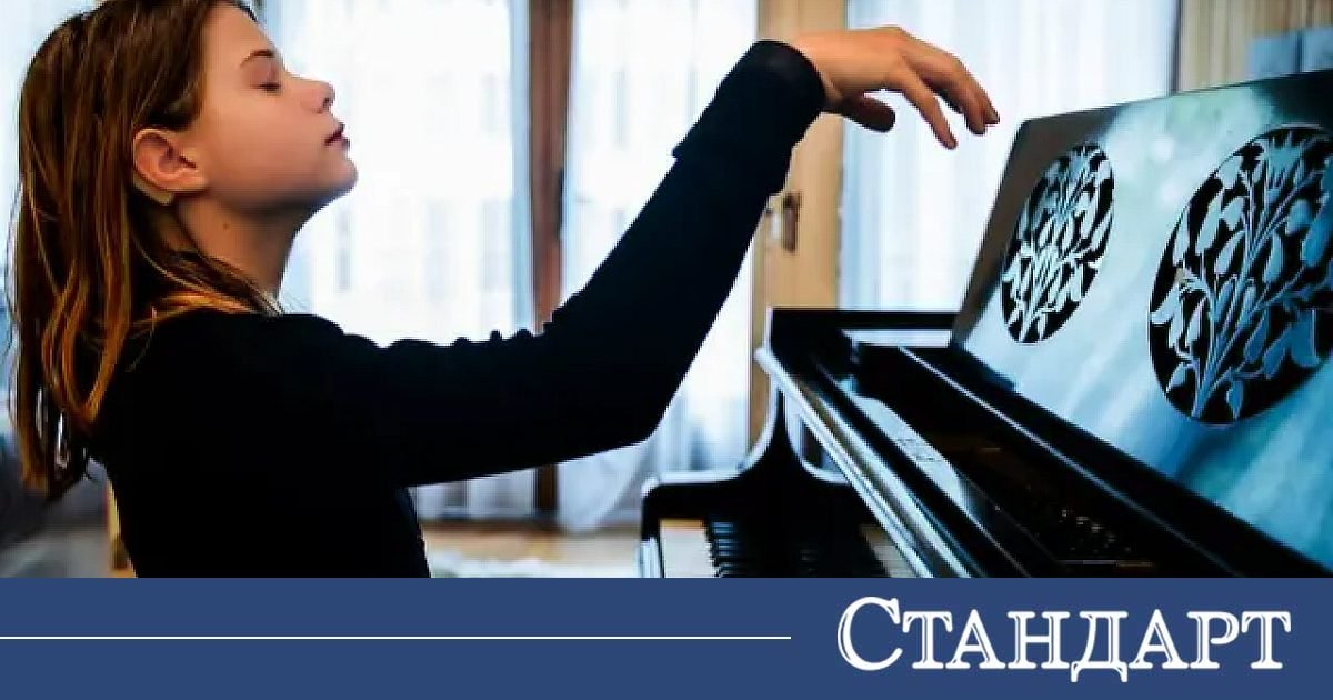 Мери, родена с пълна глухота, свири на пиано и има 30 награди - Култура ...