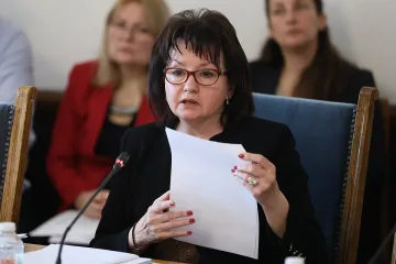 Парламентът тръгна към удар по „вечния“ ВСС