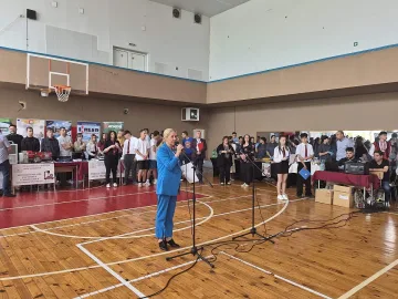 Панорама на професиите събра училищата в Казанлък