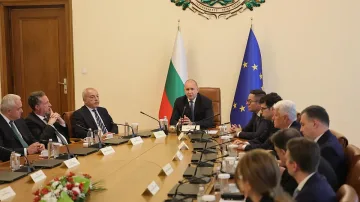 Радев направи големи рокади по високите етажи