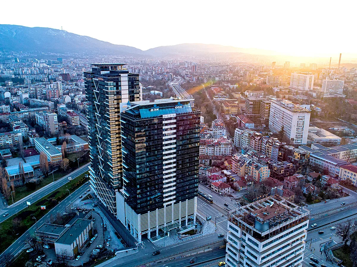 Fitch потвърди дългосрочния рейтинг 'A-' с положителна перспектива на ОББ