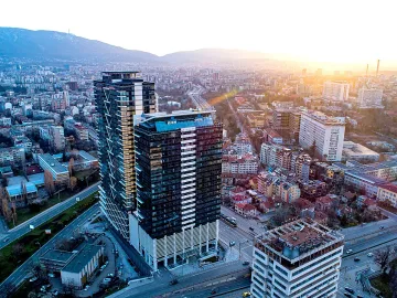 Fitch потвърди дългосрочния рейтинг 'A-' с положителна перспектива на ОББ