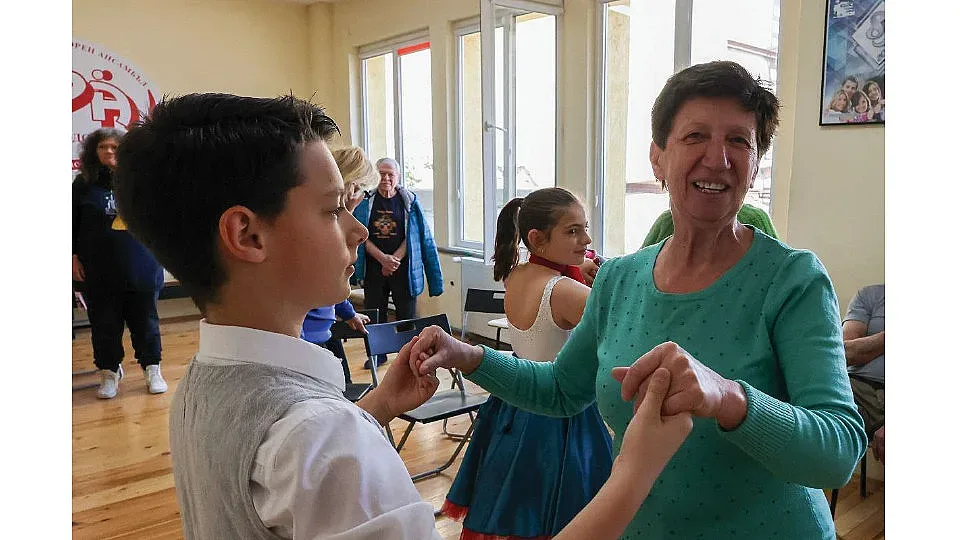 "Денс Стейшън“ с нетрадиционна акция