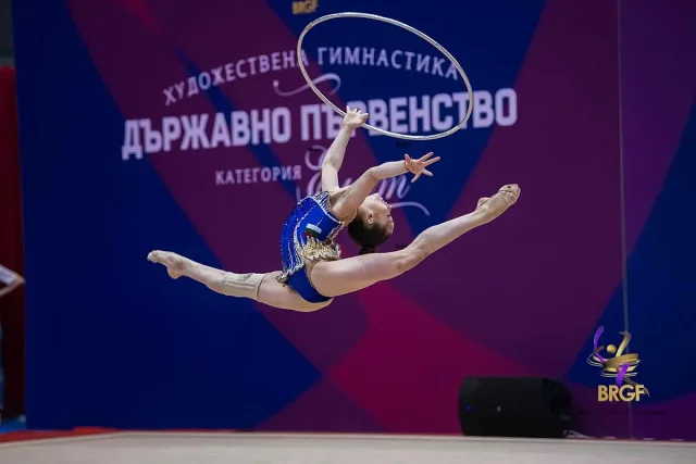 Старозагорската гимнастичка Яница Динева е държавна шампионка на обръч в категория „Елит“