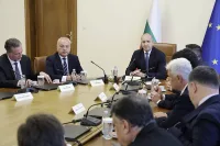 Кабинетът на Радев залага на спокойствие вместо бюджетен шок