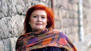 Валентина Радинска пред СТАНДАРТ: Трябва отново да заобичаме България