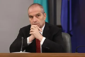 Министър Караджов с първи думи за частните влакове