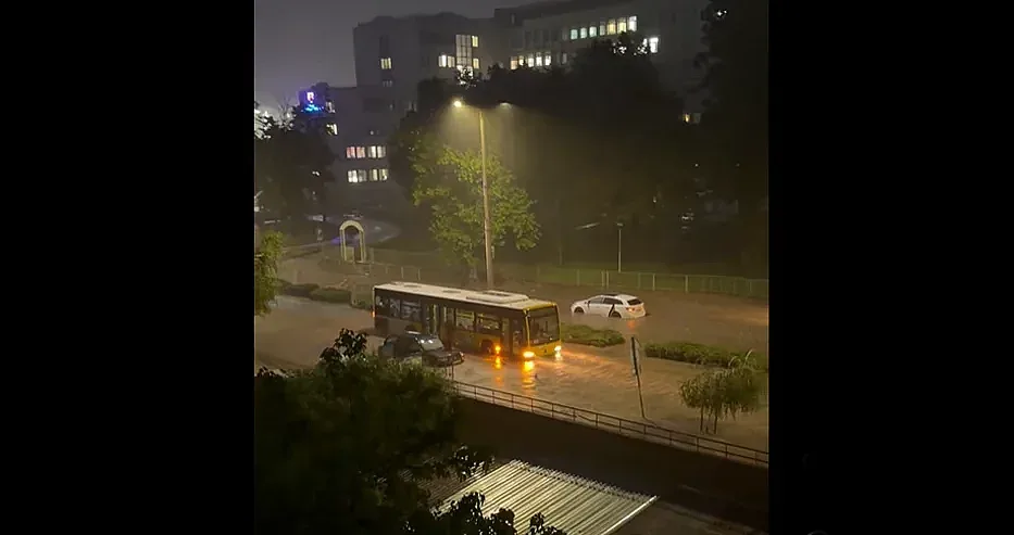 Наш голям град е под вода