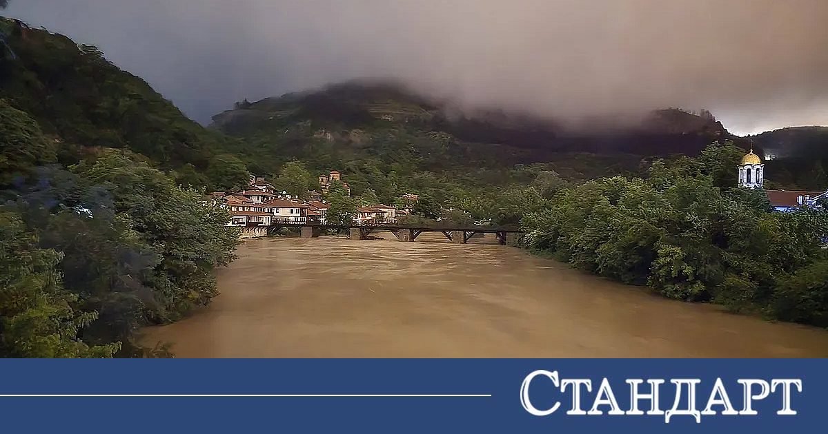 България под вода! Янтра заля квартали, отнесени са коли