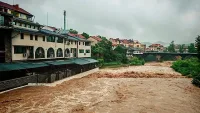 България под вода! Янтра заля квартали, коли полетяха