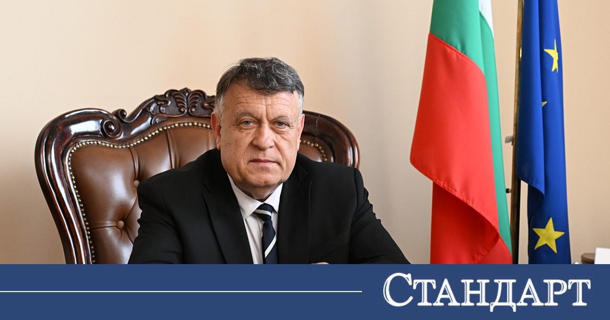 Обрат в училище! МОН готви нови програми