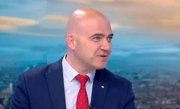Илин Димитров: Чадърите и шезлонгите няма да поскъпнат това лято