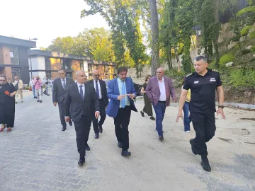 Гора по документи, бетон на терен! Абровски показа беззаконието край Варна