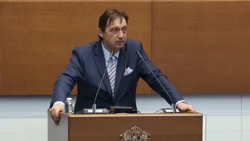 Министър Шишков със скандални подробности за незаконния град