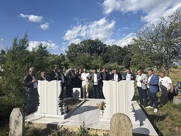 ДПС почете героите на демокрацията в село Медовец