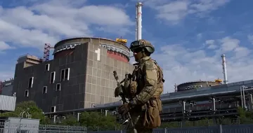 Никой няма да оцелее! Украински дрон камикадзе проби  Запорожката АЕЦ!