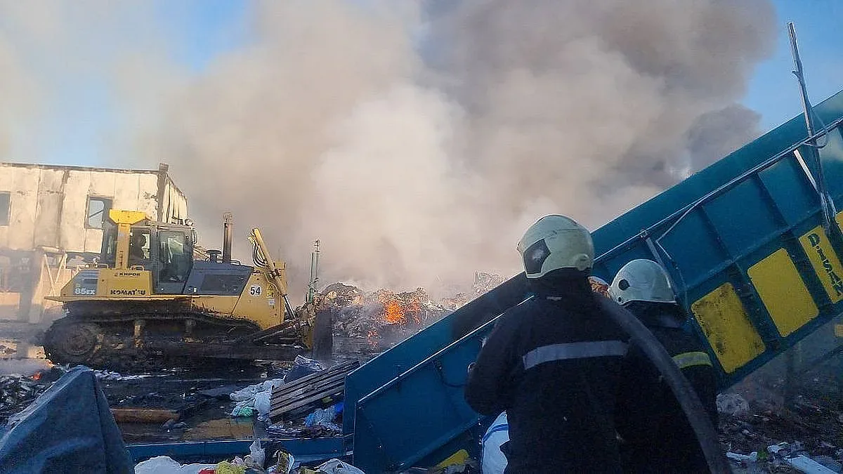 Силно задимяване след пожар край Стара Загора