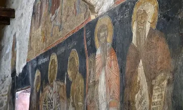 Уникална мистерия лъсна при ремонт на стар храм във Велико Търново