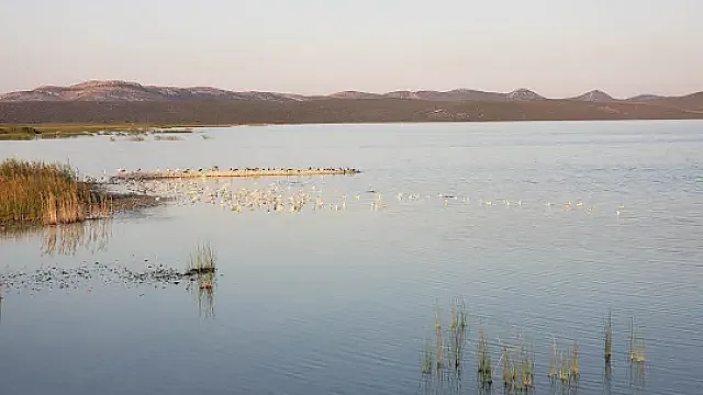 Уникално балканско езеро е природен феномен, до който не може да се доближите
