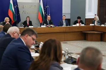 Радев очерта нов курс за регионите