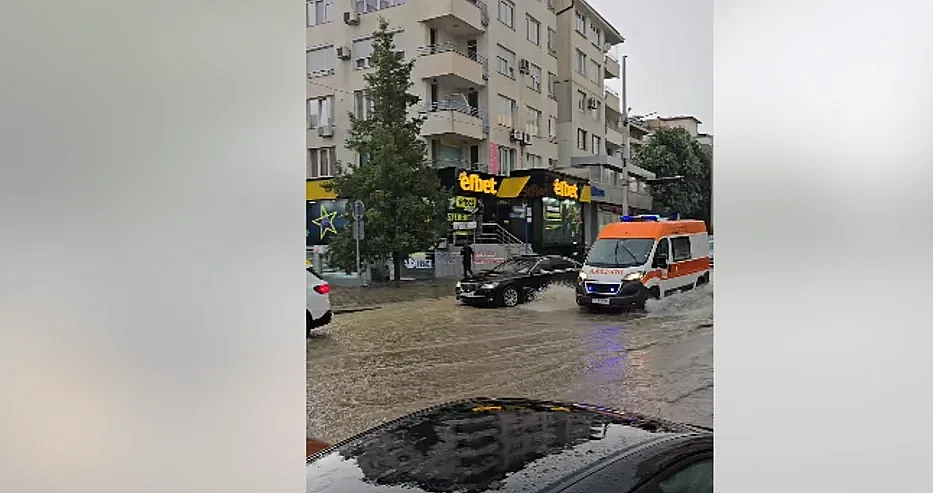 Градушка и порой удавиха тези наши градове