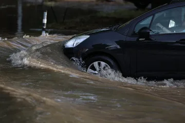 Воден кошмар в наш град. А идват нови порои... (СНИМКИ)