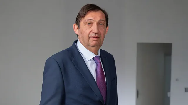 Министър Шишков с извънреден ход за незаконния град