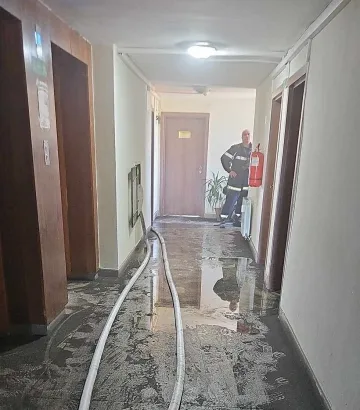 Горя сградата на Община Перник