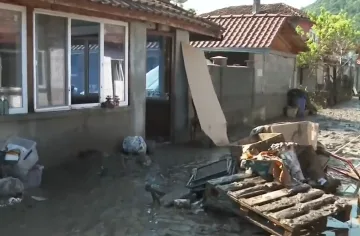 Село Тича започва тежкото почистване след водния удар на Камчия