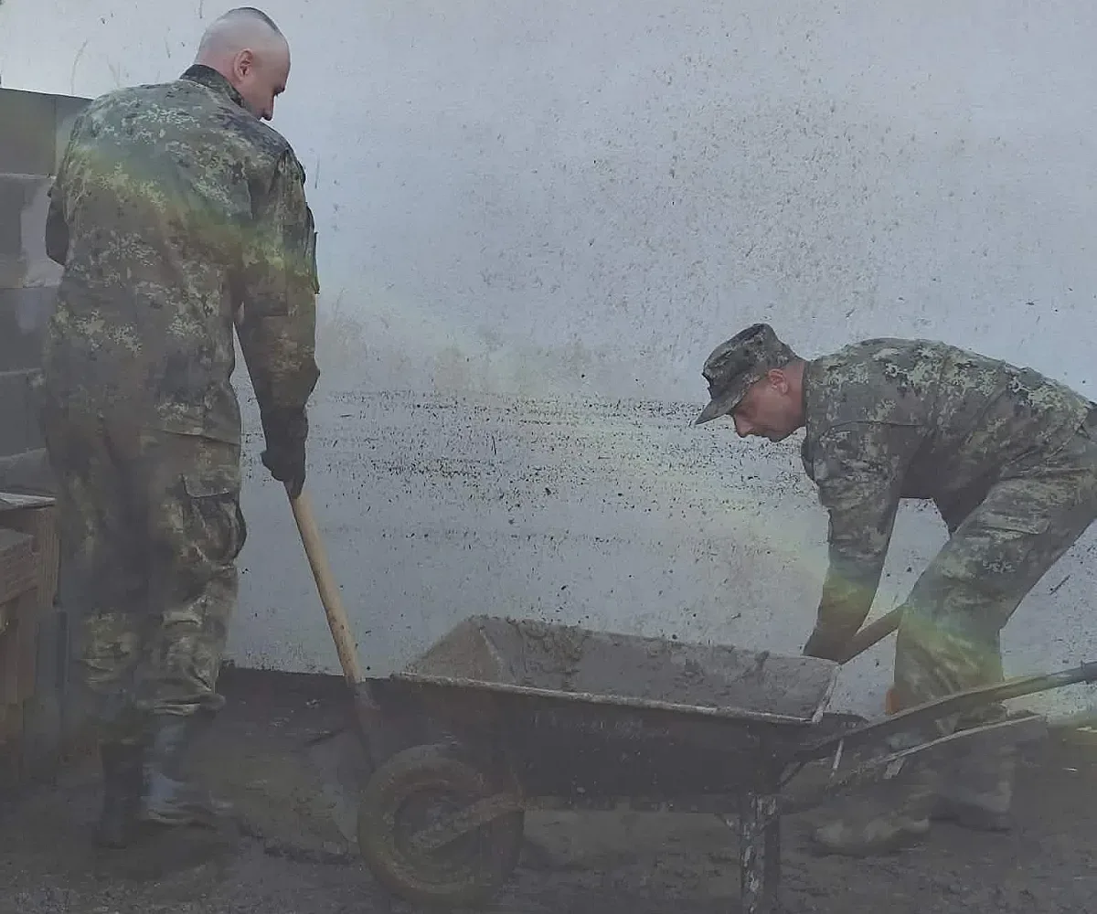 Военнослужещи помагат за преодоляване на последствията от наводненията в Сливен