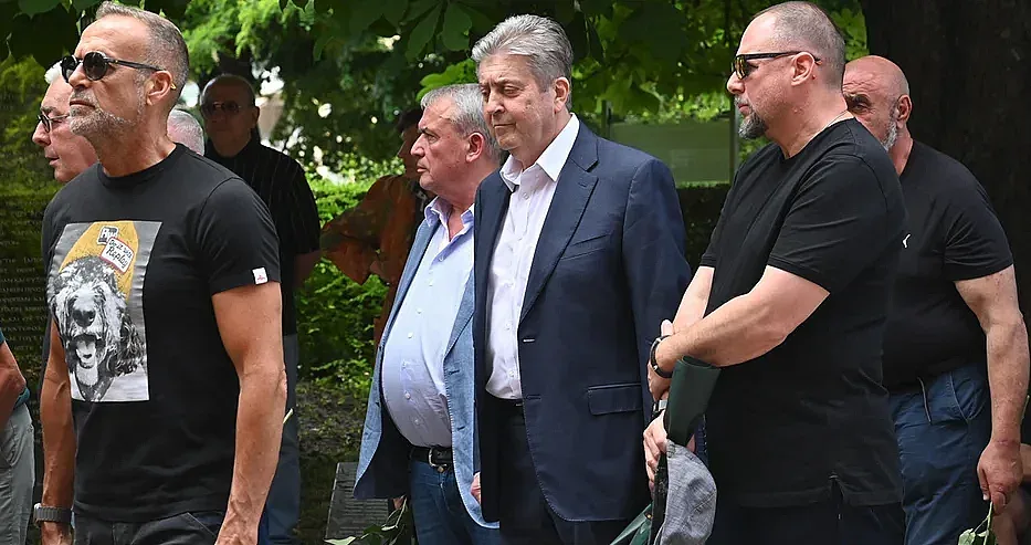 Изпратиха Любен Дилов с трогателна снимка ОБНОВЕНА