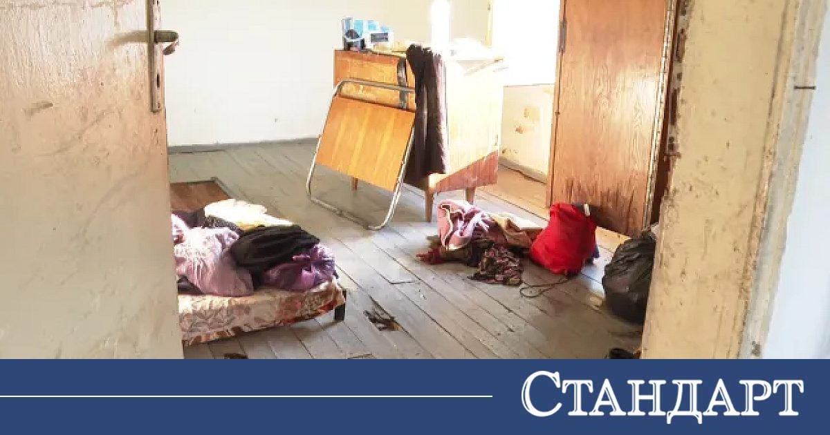В Тича: Хората пробиват дупки в стените, за да изкарат тинята и водата навън