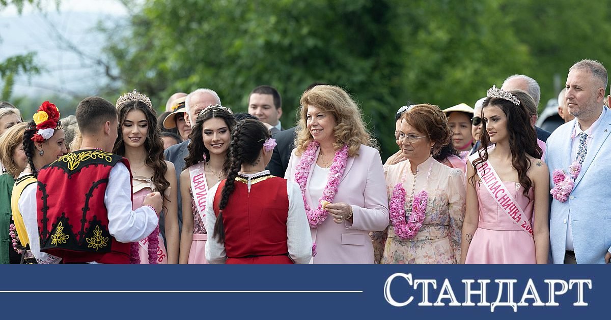 Йотова: Казанлък е световната столица на розата