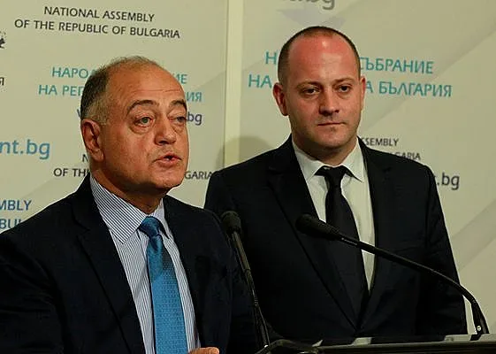 Атанас Атанасов с нестандартна оферта към Радан Кънев