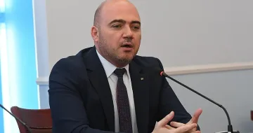 Министърът на туризма Илин Димитров: Зачеркнаха България!