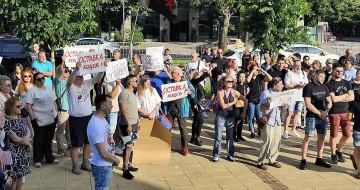 Народната гняв иска главата на подсъдимия "сляп" кмет Коцев