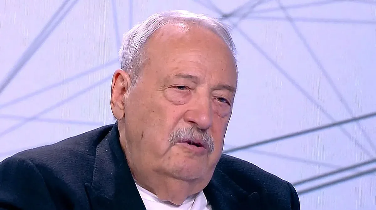 Гарелов описа в книга какво е ял на пикник в Кувейт