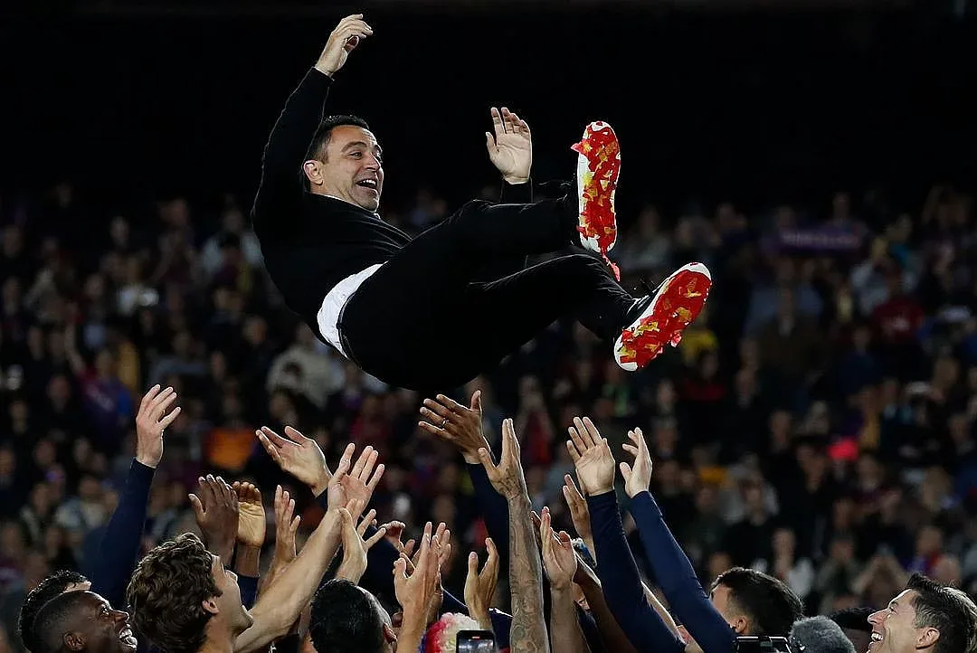 Изхвърленият от Барселона Шави Ернандес си намери английски гранд