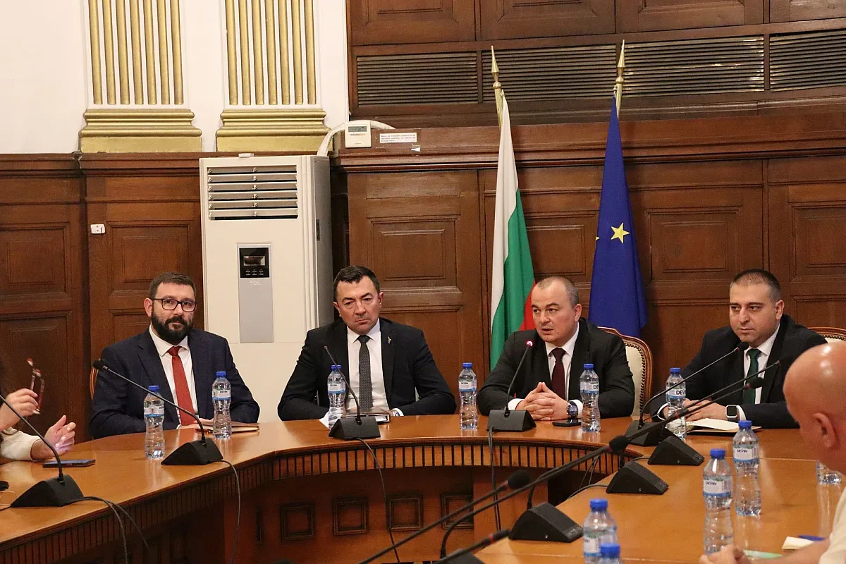 Държавата застава в защита на фермерите при натиск от пазара