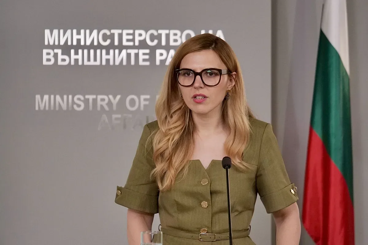 Външният министър: България търси начин да лекува Ива Михайлова от Кочани