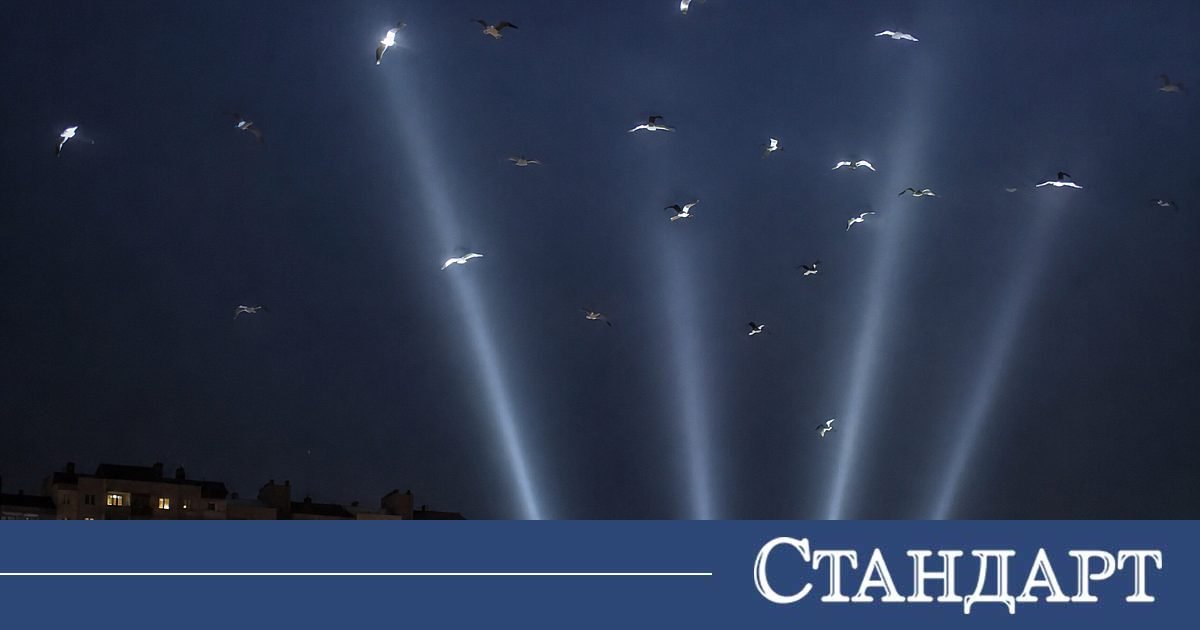 НЛО над София? Светлини в небето стреснаха хората 