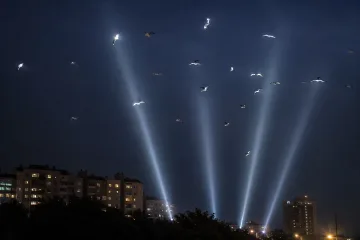 НЛО над София? Светлини в небето стреснаха хората ВИДЕО