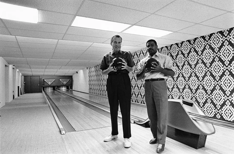 richard-nixon-bowling