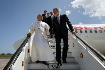 Кралски жест: Как папа Лъв XIV се прибра в Рим